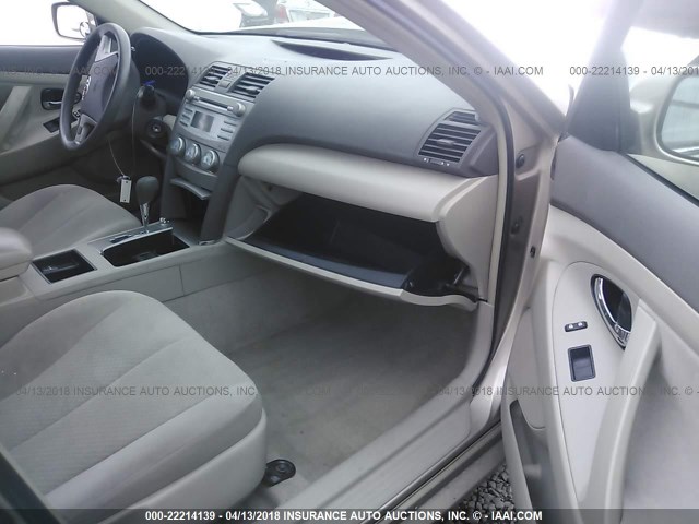 4T1BE46K29U270147 - 2009 TOYOTA CAMRY SE/LE/XLE GOLD photo 5