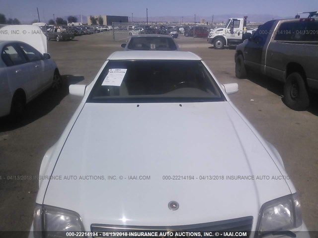 WDBFA67F2WF163192 - 1998 MERCEDES-BENZ SL 500 WHITE photo 6