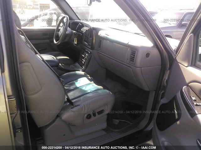 1GKEK63U82J252016 - 2002 GMC DENALI GRAY photo 5