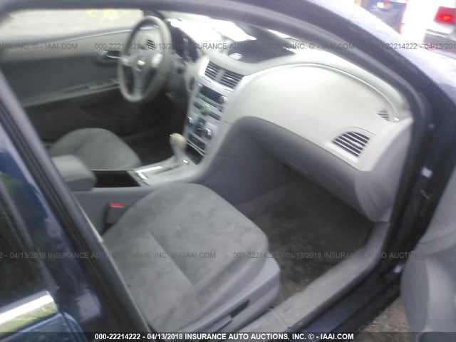 1G1ZB5EB7AF111564 - 2010 CHEVROLET MALIBU LS ლურჯი ფოტო 5