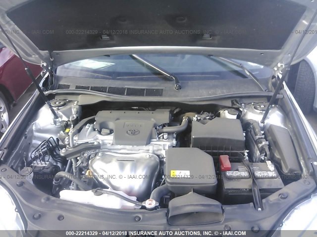 4T1BF1FK6HU810254 - 2017 TOYOTA CAMRY LE/XLE/SE/XSE SILVER photo 10