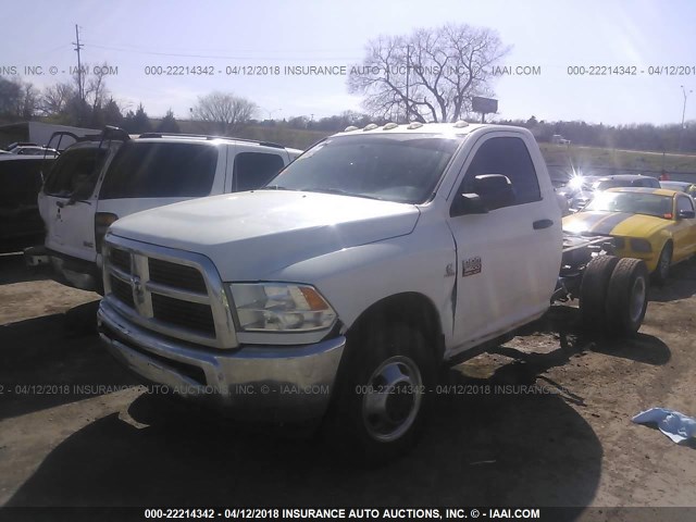 3C7WDTAL1CG300397 - 2012 DODGE RAM 3500 ST/SLT WHITE photo 2