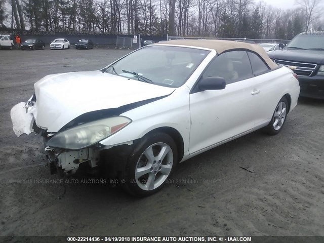 4T1FA38P97U107864 - 2007 TOYOTA CAMRY SOLARA SE/SLE WHITE photo 2