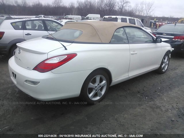 4T1FA38P97U107864 - 2007 TOYOTA CAMRY SOLARA SE/SLE WHITE photo 4