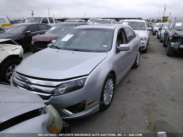 3FADP0L37AR104625 - 2010 FORD FUSION HYBRID SILVER photo 2