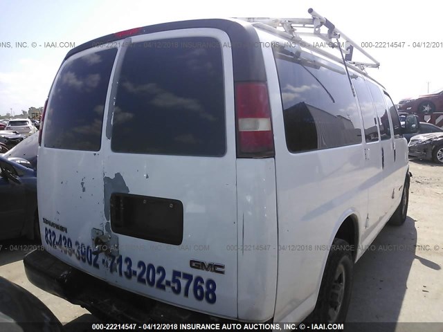 1GTGG25U941117304 - 2004 GMC SAVANA G2500 WHITE photo 4