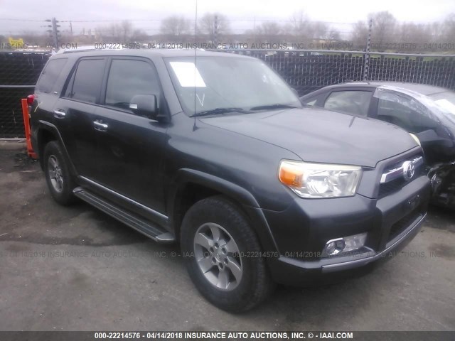 JTEBU5JR8A5021752 - 2010 TOYOTA 4RUNNER SR5/LIMITED/TRAIL GRAY photo 1