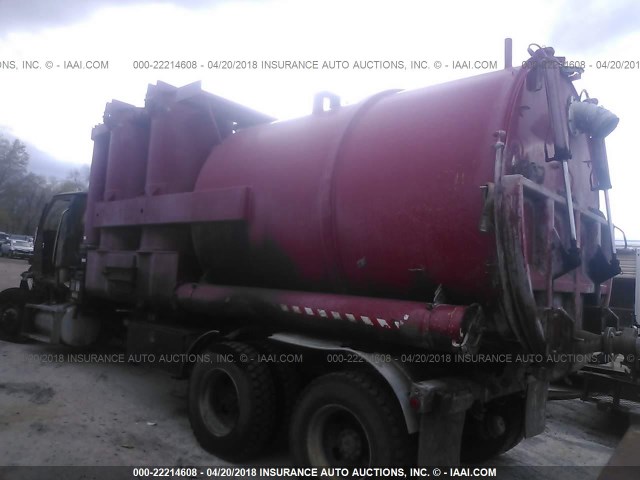 2FZHAZDE86AV51318 - 2006 STERLING TRUCK L 7600 RED photo 3