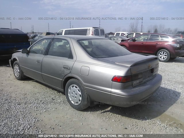 4T1BG22K9WU311647 - 1998 TOYOTA CAMRY CE/LE/XLE GRAY photo 3