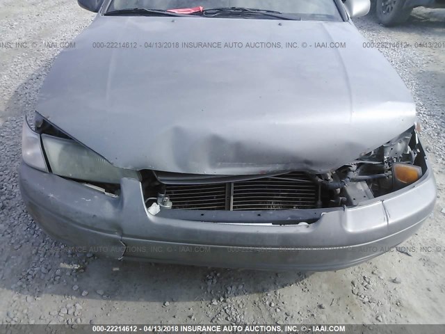 4T1BG22K9WU311647 - 1998 TOYOTA CAMRY CE/LE/XLE GRAY photo 6