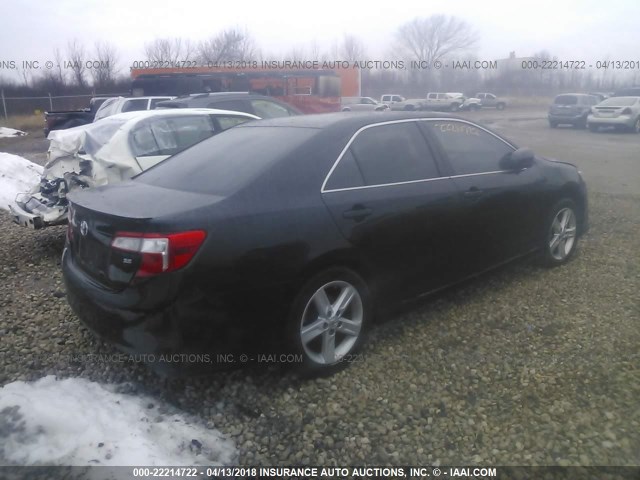 4T1BF1FK2CU564196 - 2012 TOYOTA CAMRY SE/LE/XLE ლურჯი ფოტო 4
