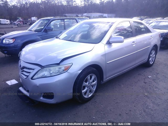 4T4BF3EK0BR094350 - 2011 TOYOTA CAMRY SE/LE/XLE SILVER photo 2