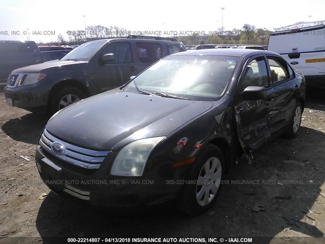 3FAFP06Z96R189614 - 2006 FORD FUSION S GRAY photo 2
