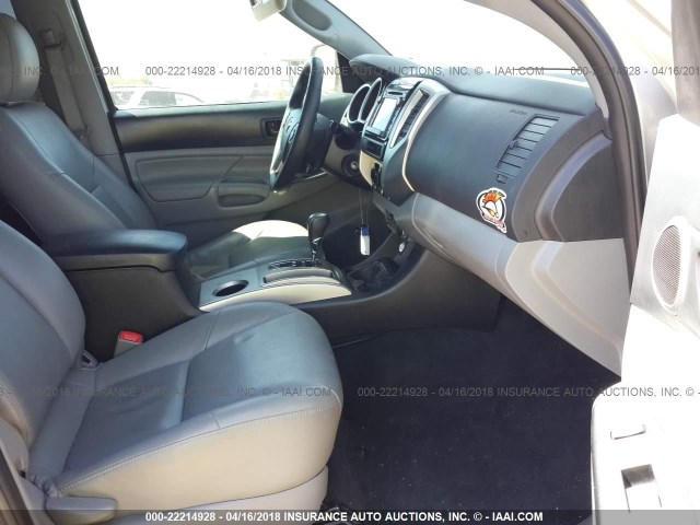 5TFJU4GN8FX083565 - 2015 TOYOTA TACOMA DOUBLE CAB PRERUNNER SILVER photo 5