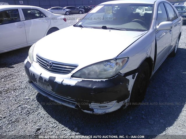 4T1BE32K25U518374 - 2005 TOYOTA CAMRY LE/XLE/SE ვერცხლისფერი ფოტო 6