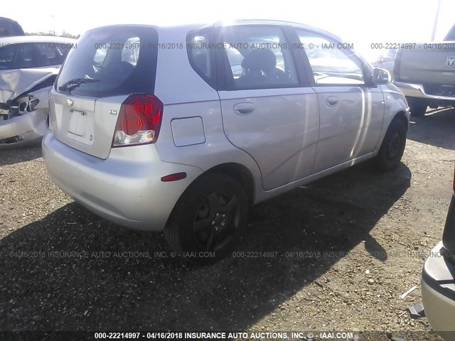 KL1TD66618B031541 - 2008 CHEVROLET AVEO LS SILVER photo 4
