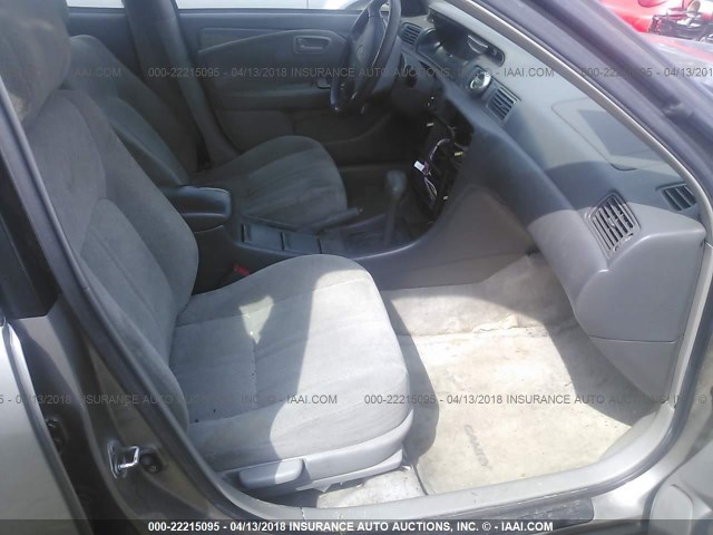 JT2BG22K5Y0447555 - 2000 TOYOTA CAMRY CE/LE/XLE ბეჟი ფოტო 5