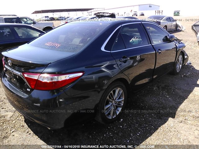 4T1BF1FK5FU921763 - 2015 TOYOTA CAMRY LE/XLE/SE/XSE GREEN photo 4