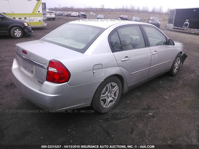 1G1ZS58NX8F121909 - 2008 CHEVROLET MALIBU LS 银色 照片 4