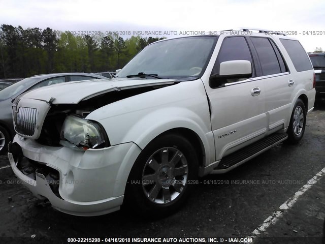 5LMFU28R94LJ40316 - 2004 LINCOLN NAVIGATOR CREAM photo 2