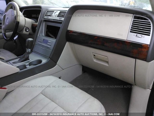 5LMFU28R94LJ40316 - 2004 LINCOLN NAVIGATOR CREAM photo 5