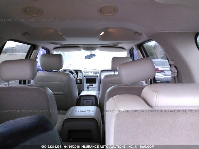 5LMFU28R94LJ40316 - 2004 LINCOLN NAVIGATOR CREAM photo 8