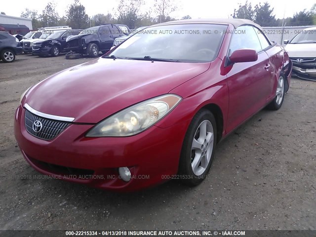 4T1FA38P54U027389 - 2004 TOYOTA CAMRY SOLARA SE/SLE RED photo 2