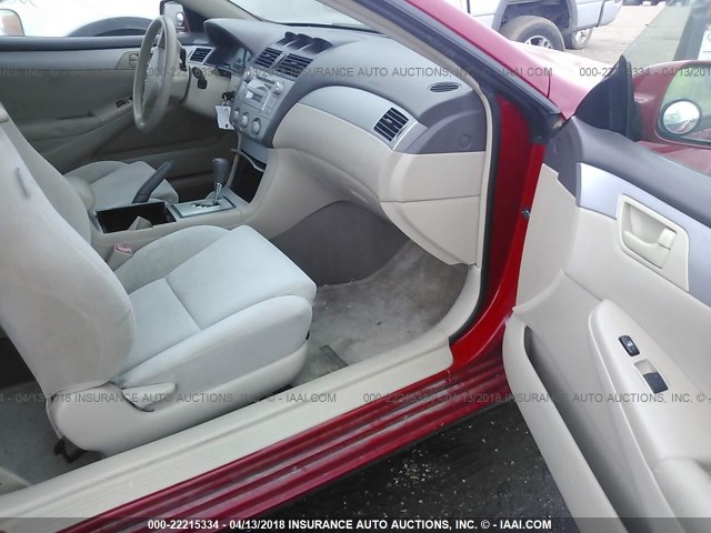 4T1FA38P54U027389 - 2004 TOYOTA CAMRY SOLARA SE/SLE წითელი ფოტო 5