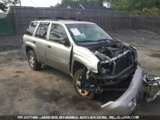 1GNDT13S522241515 - 2002 CHEVROLET TRAILBLAZER  GRAY photo 1