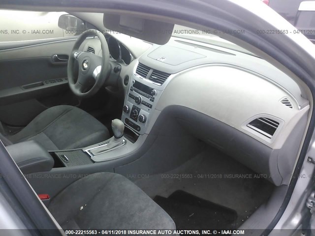 1G1ZG57B29F203417 - 2009 CHEVROLET MALIBU LS 银色 照片 5