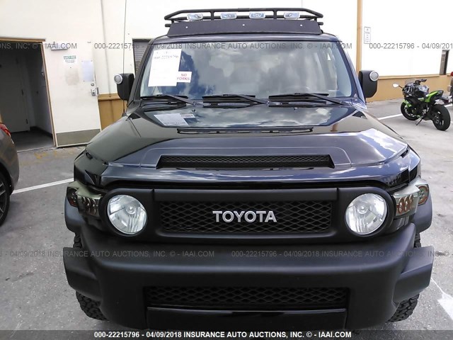 JTEBU11FX70052540 - 2007 TOYOTA FJ CRUISER BLACK photo 6