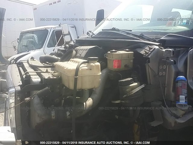 1GDJ5E19X8F409899 - 2008 GMC C5500 C5E042 WHITE photo 9