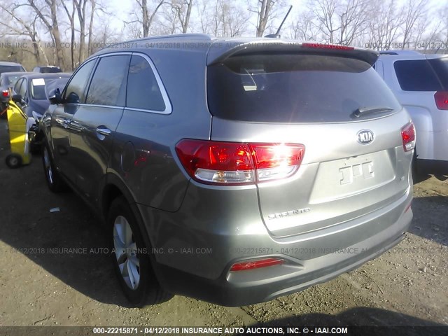 5XYPGDA57HG309448 - 2017 KIA SORENTO LX/L GRAY photo 3