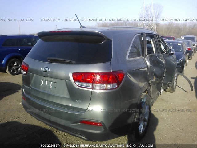 5XYPGDA57HG309448 - 2017 KIA SORENTO LX/L GRAY photo 4