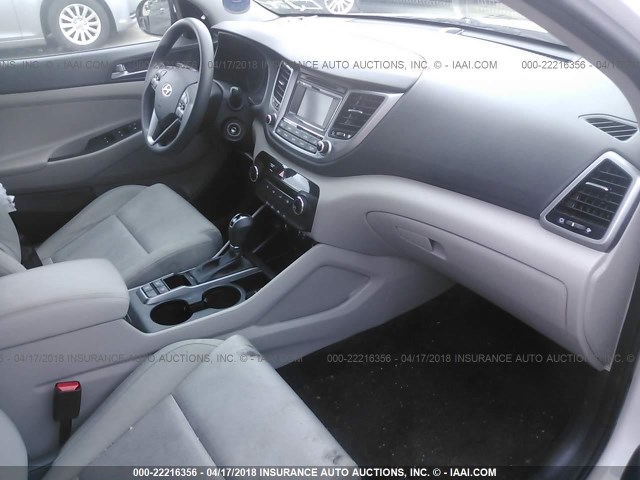KM8J3CA44GU102284 - 2016 HYUNDAI TUCSON LIMITED/SPORT AND ECO/SE WHITE photo 5
