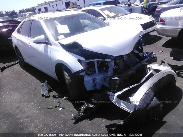 4T1BF1FKXFU099106 - 2015 TOYOTA CAMRY LE/XLE/SE/XSE WHITE photo 1