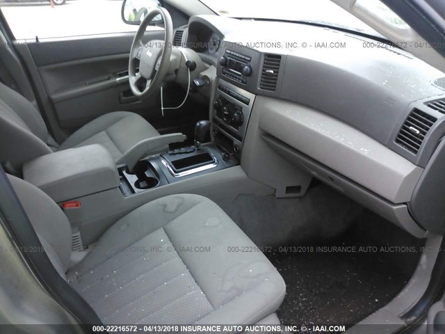 1J4GR48K65C710442 - 2005 JEEP GRAND CHEROKEE LAREDO/COLUMBIA/FREEDOM 金色 照片 5