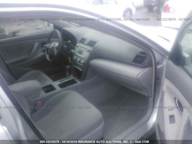 4T1BE46K78U227129 - 2008 TOYOTA CAMRY CE/LE/XLE/SE GRAY photo 5