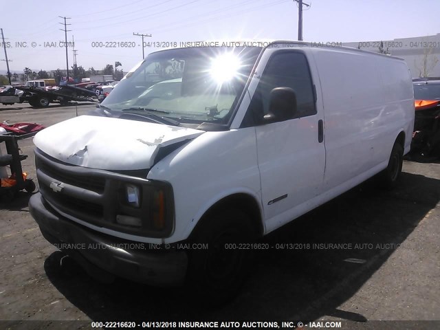 1GCHG39R5Y1149611 - 2000 CHEVROLET EXPRESS G3500  WHITE photo 2