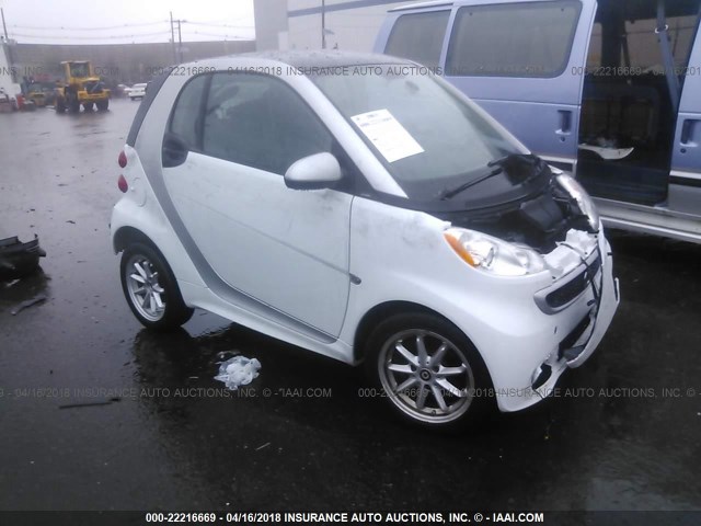WMEEJ3BA7FK803042 - 2015 SMART FORTWO PURE/PASSION WHITE photo 1
