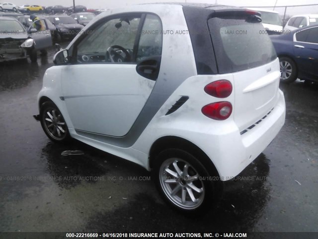 WMEEJ3BA7FK803042 - 2015 SMART FORTWO PURE/PASSION WHITE photo 3