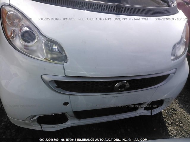 WMEEJ3BA7FK803042 - 2015 SMART FORTWO PURE/PASSION WHITE photo 6