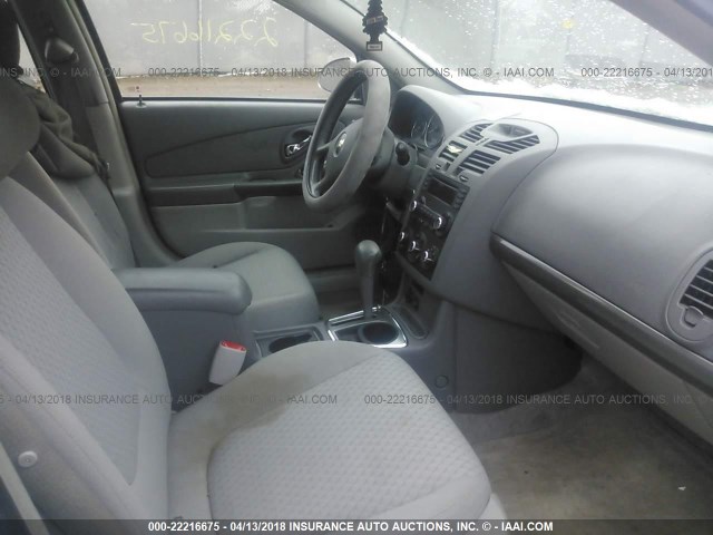 1G1ZT58N28F148227 - 2008 CHEVROLET MALIBU LT/CLASSIC SILVER photo 5