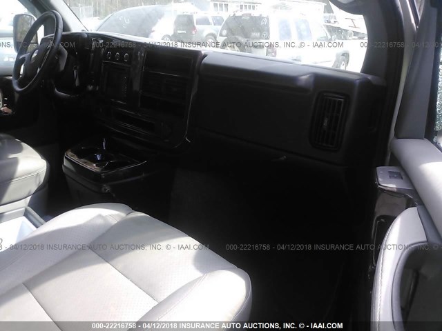 1GBFG154X81217069 - 2008 CHEVROLET EXPRESS G1500  SILVER photo 5