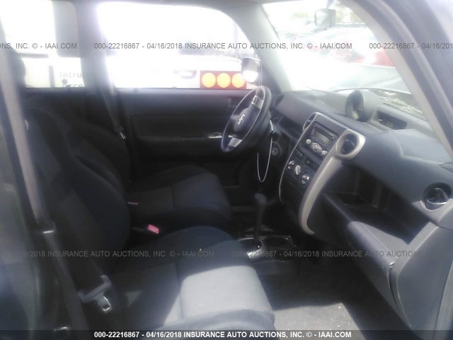 JTLKT324164083672 - 2006 TOYOTA SCION XB GRAY photo 5