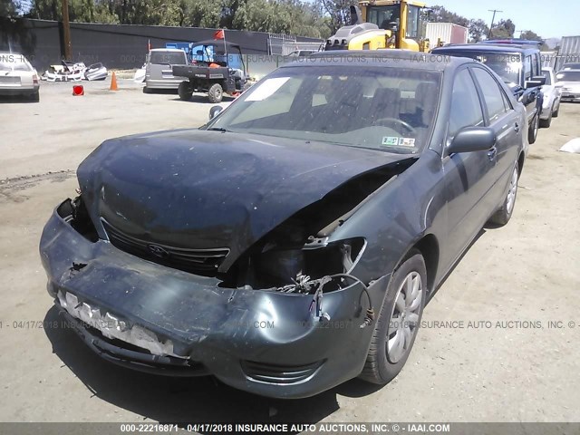 4T1BE30K35U043658 - 2005 TOYOTA CAMRY LE/XLE/SE მწვანე ფოტო 2