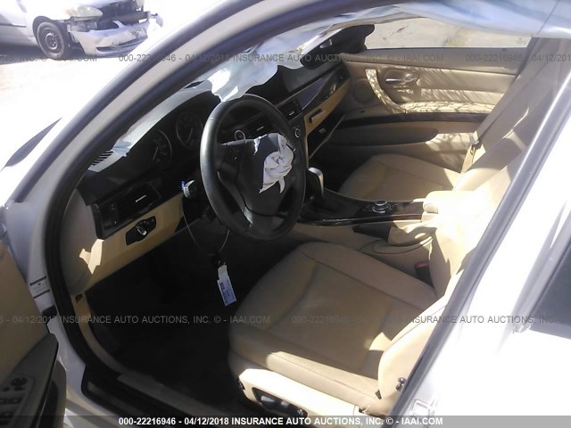 WBAPH5C54BF093744 - 2011 BMW 328 I SULEV WHITE photo 5