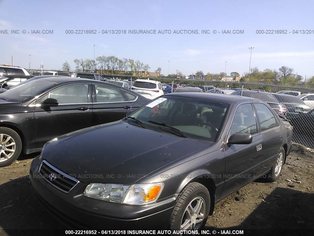 4T1BF22K5YU941591 - 2000 TOYOTA CAMRY LE/XLE GRAY photo 2