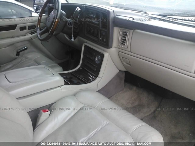 1GYEK63N92R243521 - 2002 CADILLAC ESCALADE LUXURY 白色 照片 5