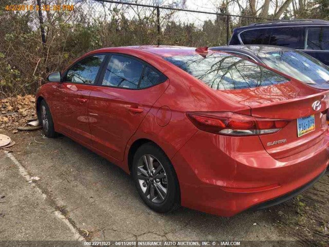 5NPD84LF0JH304306 - 2018 HYUNDAI ELANTRA SEL/VALUE/LIMITED RED photo 12